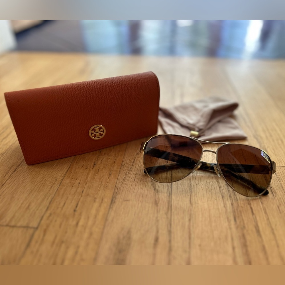 Tory Burch Aviator Sunglasses